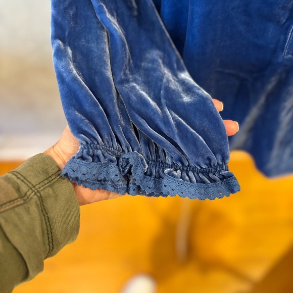Sundance Sz M Blue Velvet Peasant Blouse Lace Trim Boho - Picture 5 of 8